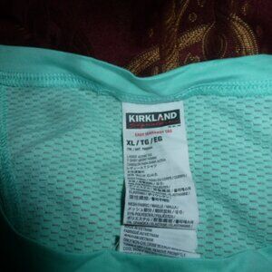 Kirkland Signature Women’s Active Tee -XL- Light Cyan Blue – Stretch Performance